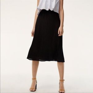 Aritzia Babaton Jude Black Pleated Skirt